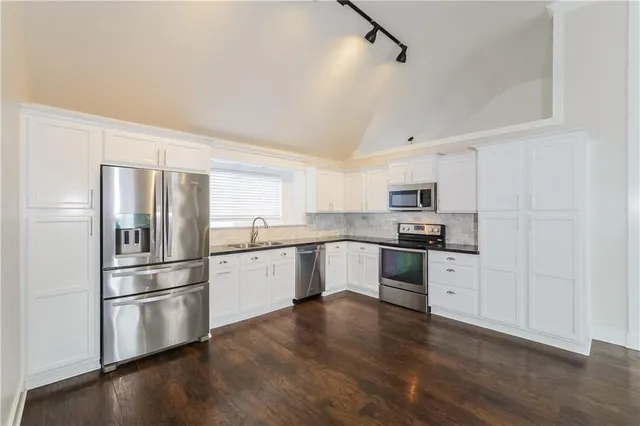 $2,380 | 9103 Northeast 116th Place, Kansas City, MO 64157