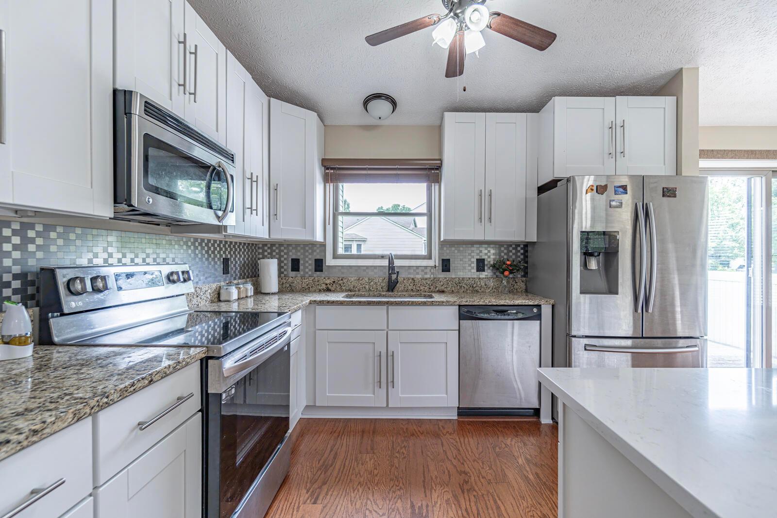 4450 Nickerson Road Columbus, OH 43228 - Photo 10 of 38 Kitchen