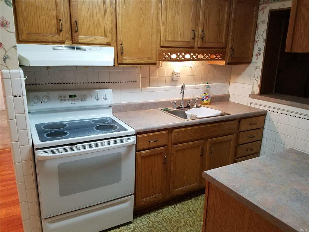 8025 Titus Road St. Louis, MO 63114 - Photo 3 of 10 Gallery Image 3