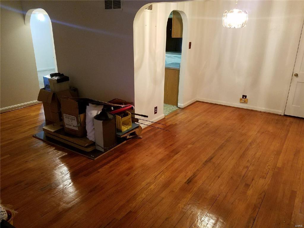 8025 Titus Road St. Louis, MO 63114 - Photo 4 of 10 Gallery Image 4