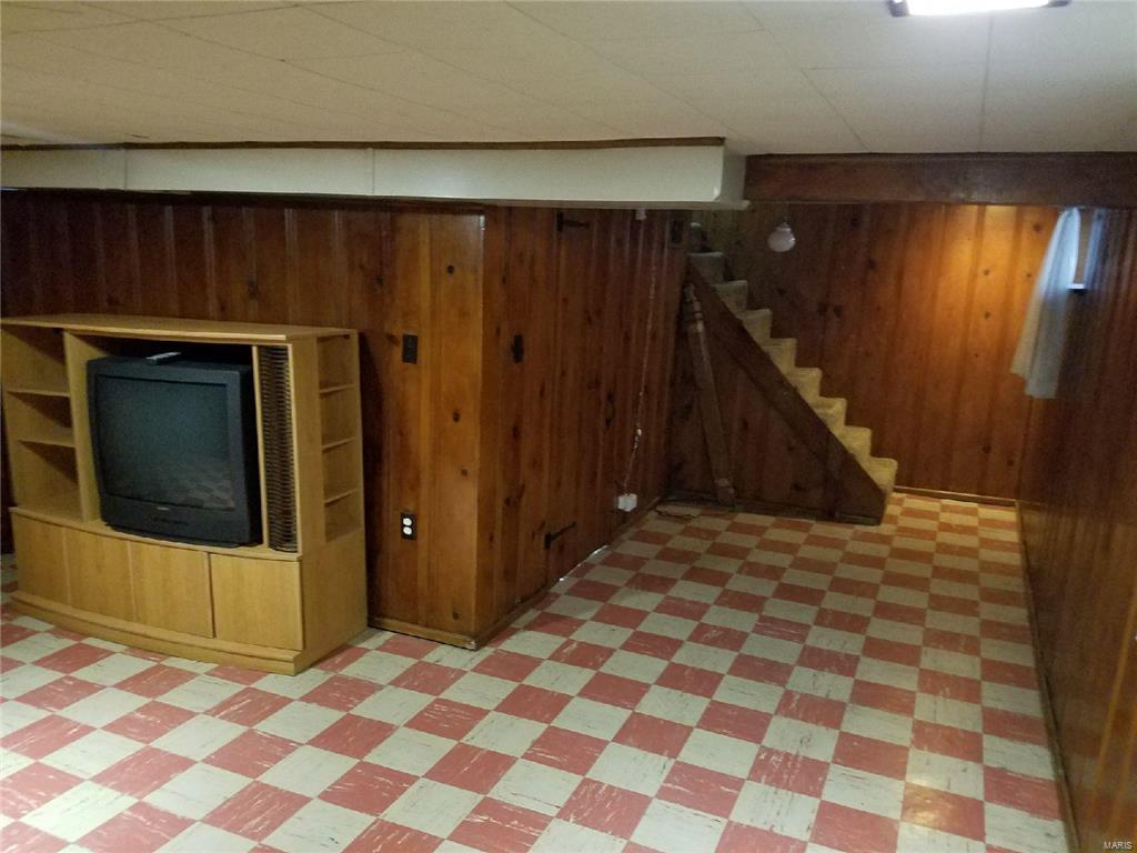 8025 Titus Road St. Louis, MO 63114 - Photo 9 of 10 Gallery Image 9