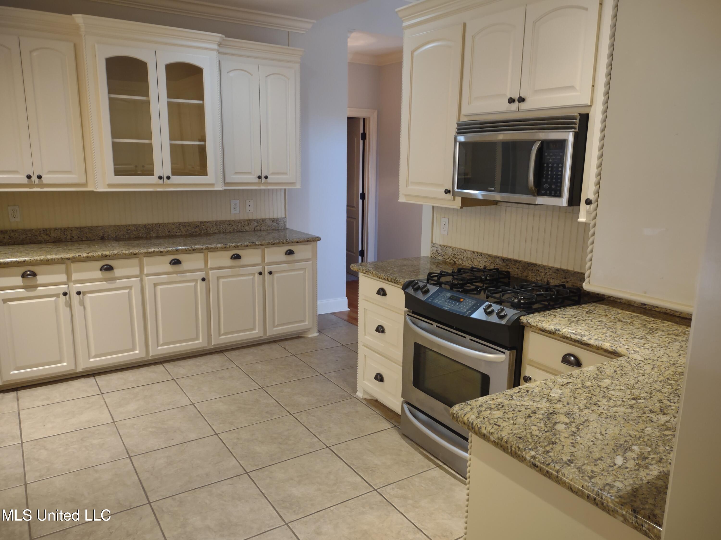 103 Hallmark Place Madison, MS 39110 - Photo 5 of 26 19