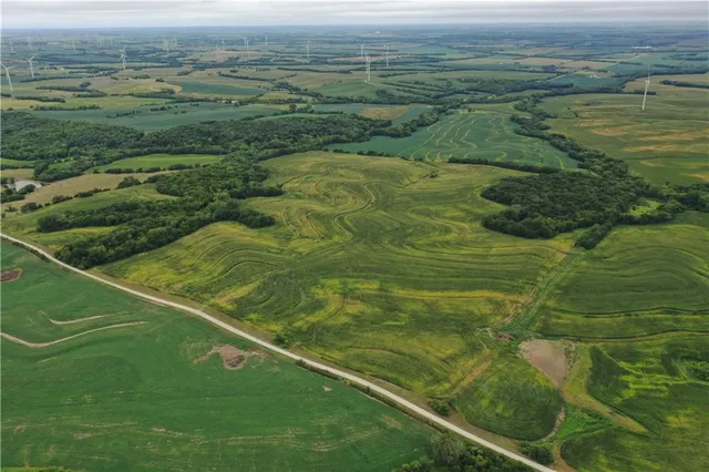 $1,437,800 | Y Ave Avenue, Tarkio, MO 64491