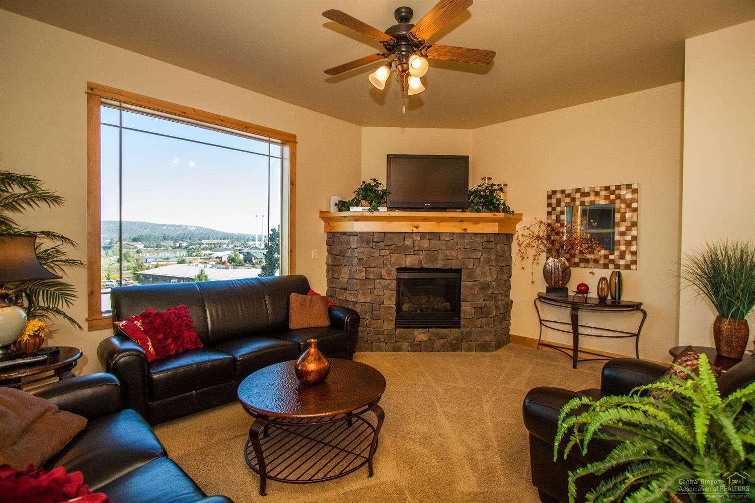 945 Southwest Vantage Point Way Bend, OR 97702 - Photo 7 of 25 Additional Photo