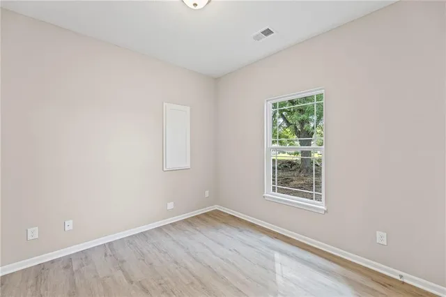 $199,900 | 216 West 4th Street, Pomona, KS 66076