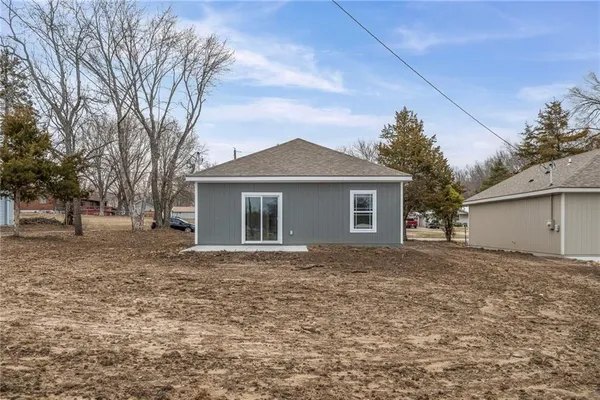 $199,900 | 216 West 4th Street, Pomona, KS 66076