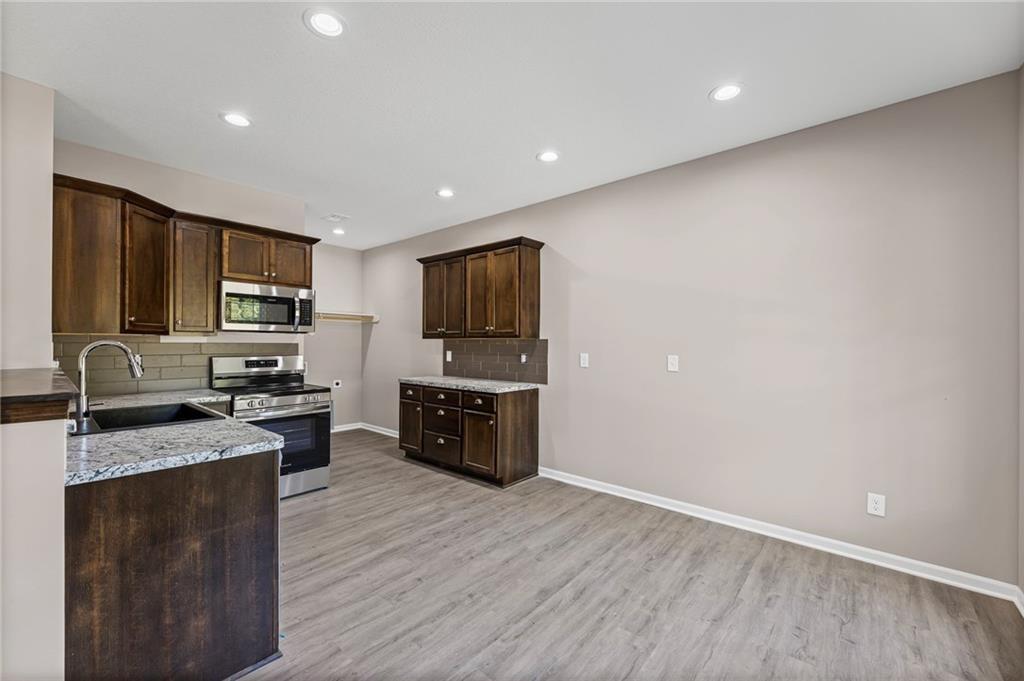 216 West 4th Street Pomona, KS 66076 - Photo 4 of 20