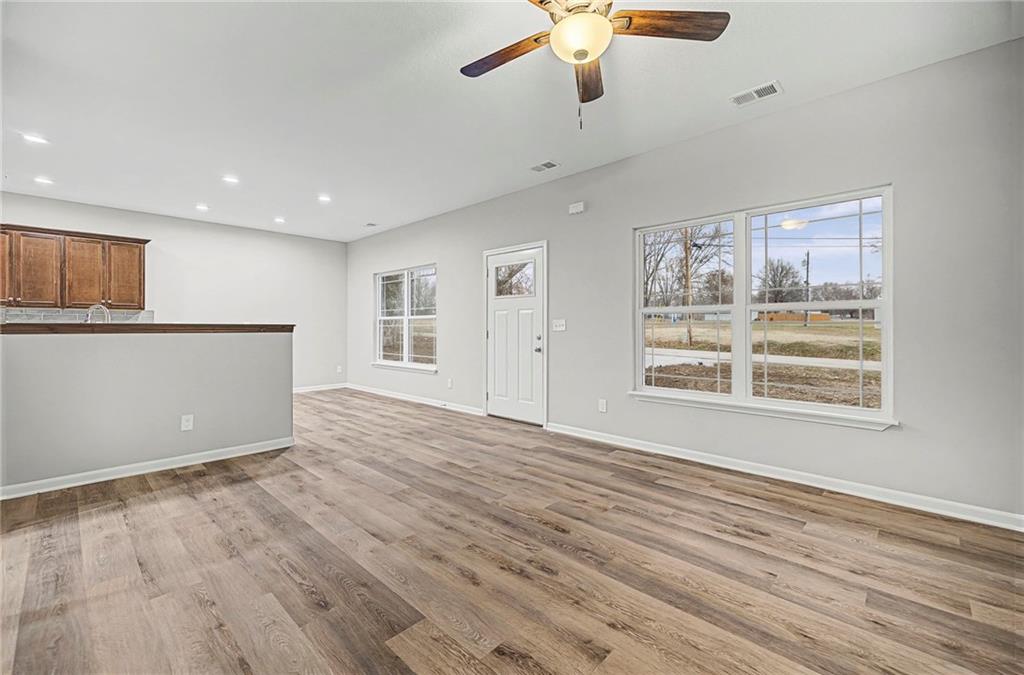 216 West 4th Street Pomona, KS 66076 - Photo 4 of 30