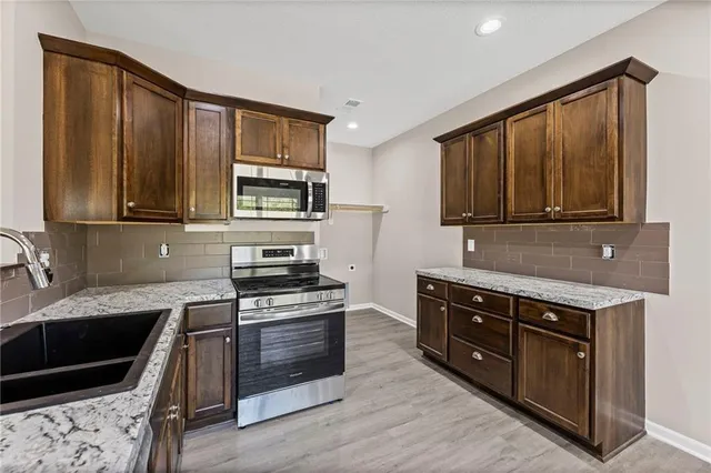 $199,900 | 216 West 4th Street, Pomona, KS 66076