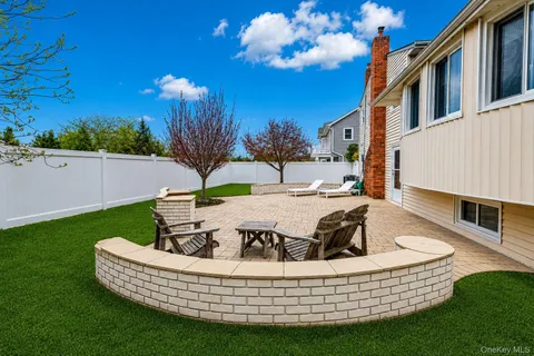 $1,050,000 | 29 Donna Lane, Lido Beach, NY 11561