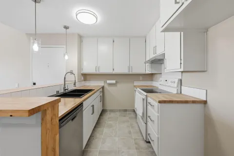$429,000 | 3550 Ruffin Road, Unit 240, San Diego, CA 92123
