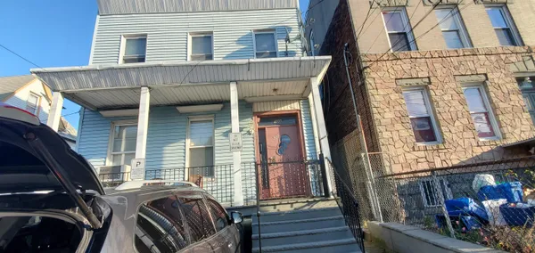 $2,000 | 300 New York Avenue, Unit 2, Jersey City, NJ 07307
