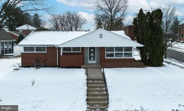 $370,000 | 236 West Granada Avenue, Hershey, PA 17033