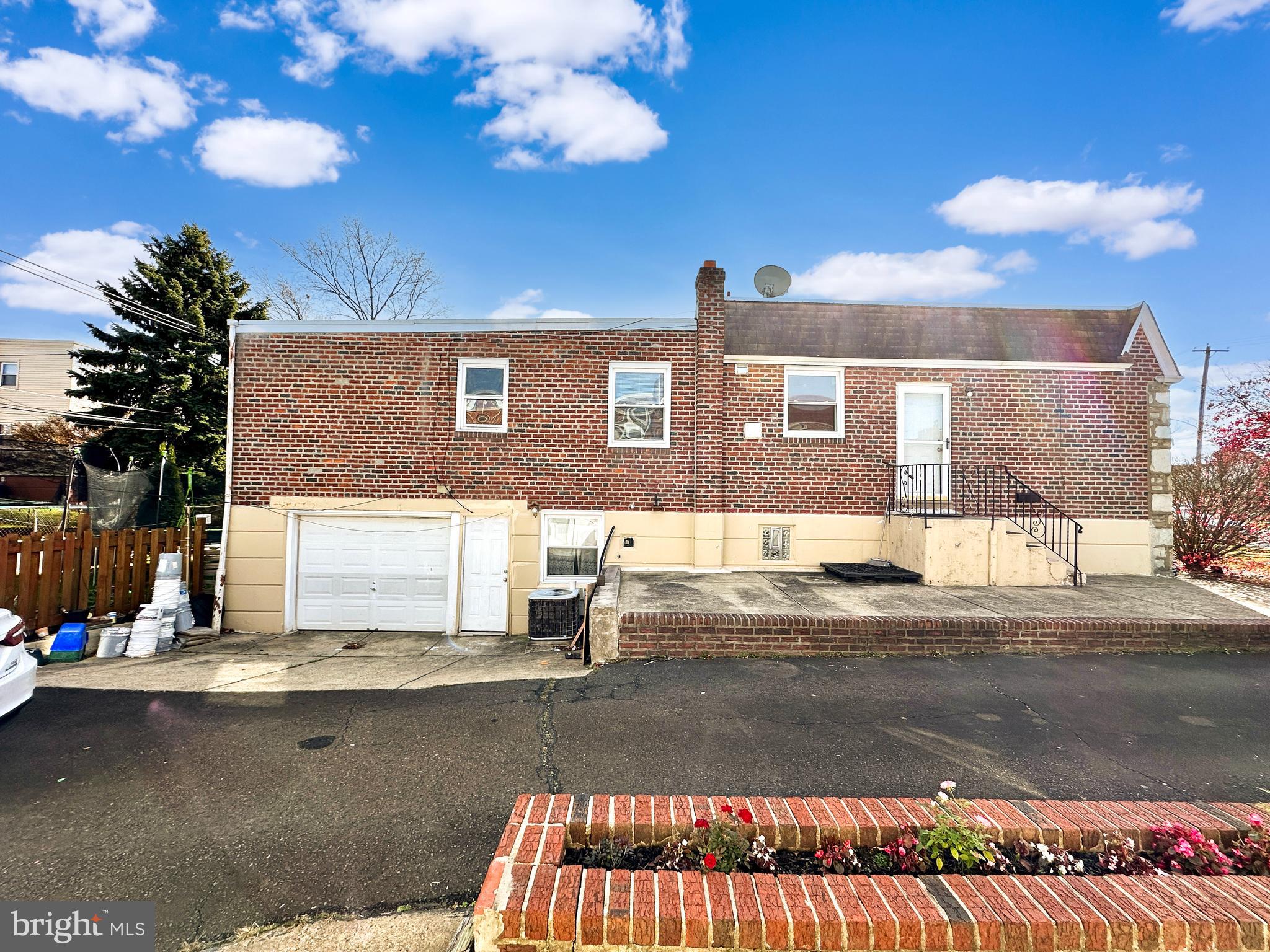 2005 Tomlinson Road Philadelphia, PA 19116 - Photo 2 of 17 Side Exterior