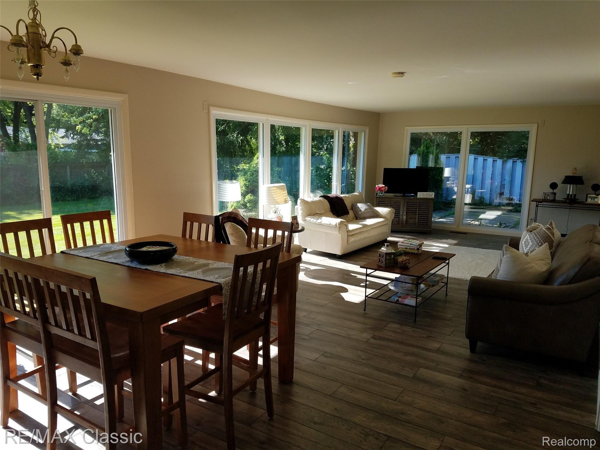 3360 Adams Road Troy, MI 48084 - Photo 5 of 25 3360 LR DR.jpg