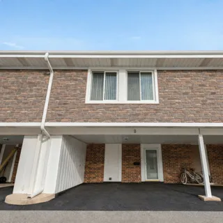 $305,000 | 2 Cour Masson, Palos Hills, IL 60465
