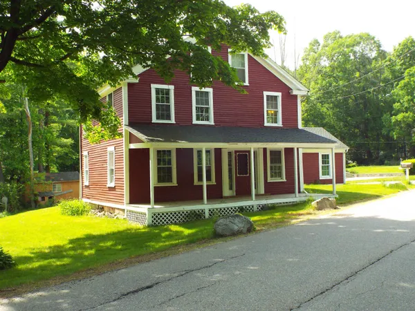 $499,900 | 93 Gulf Road, Derry, NH 03038