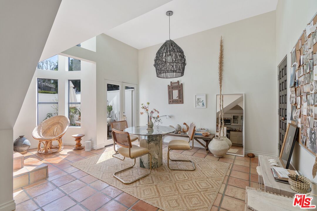 29221 Heathercliff Road, Unit 2 Malibu, CA 90265 - Photo 4 of 19 a living room with furniture