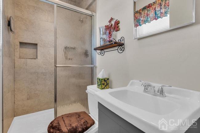 40 Partch Place Edison, NJ 08817 - Photo 9 of 19 Gallery Image 9