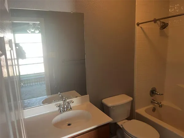 $1,395 | 213 South Magnolia Street, Aubrey, TX 76227