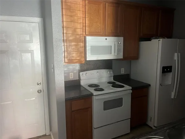 $1,395 | 213 South Magnolia Street, Aubrey, TX 76227