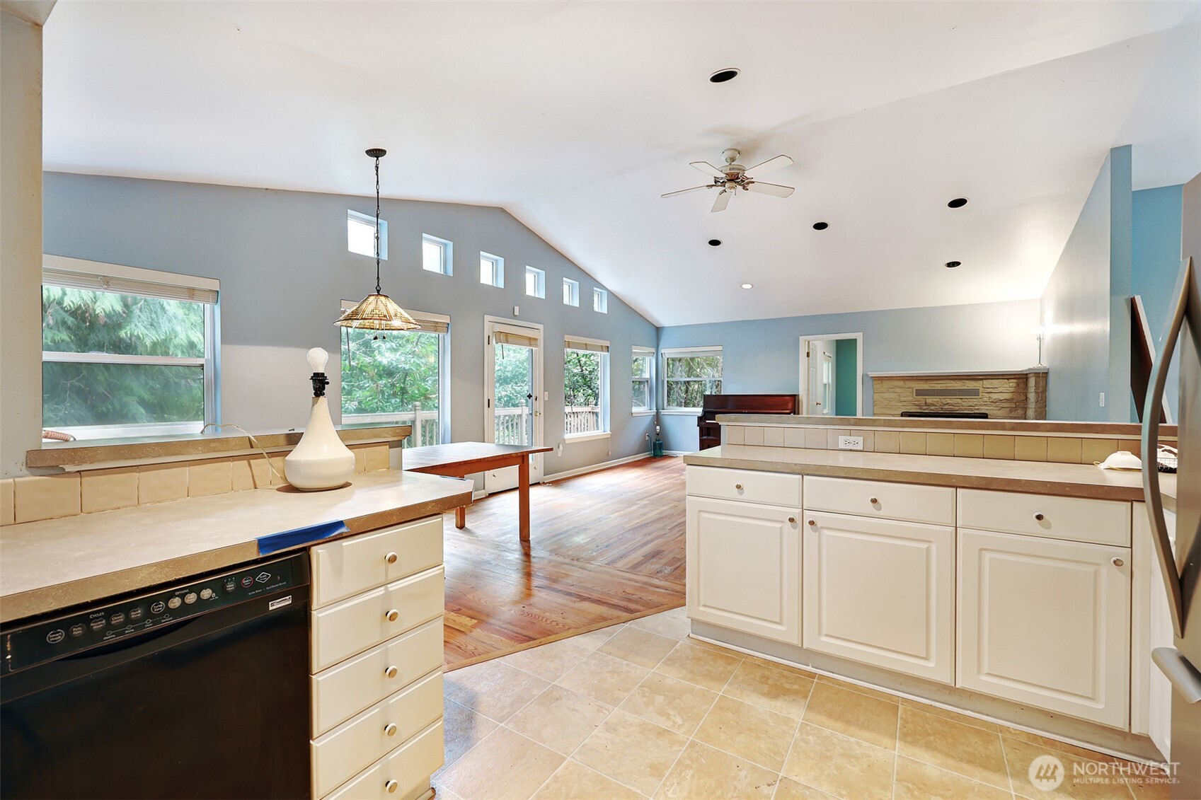 8529 29th Avenue Northwest Seattle, WA 98117 - Photo 11 of 23