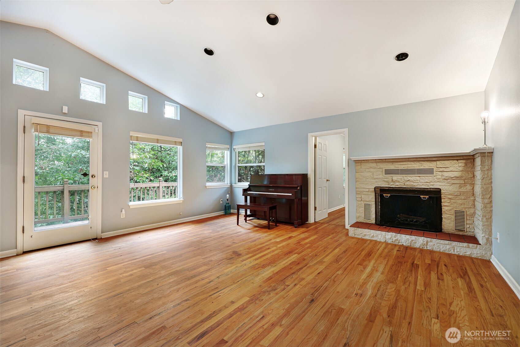 8529 29th Avenue Northwest Seattle, WA 98117 - Photo 5 of 23