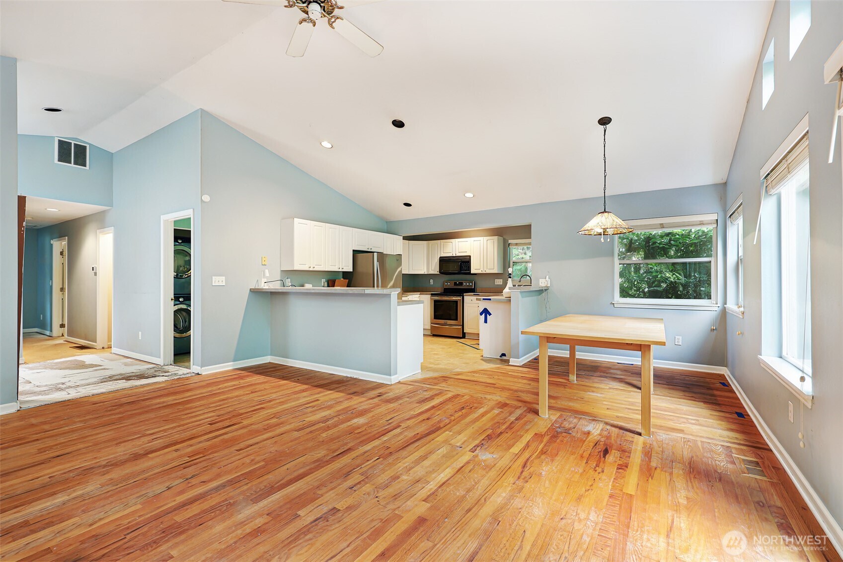 8529 29th Avenue Northwest Seattle, WA 98117 - Photo 7 of 23