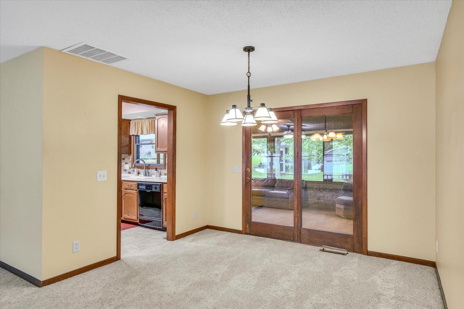 204 Valley Road Monticello, IL 61856 - Photo 11 of 38 Gallery Image 11