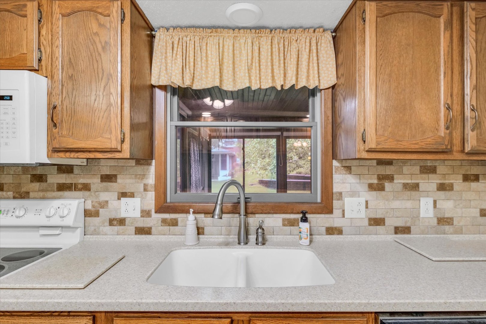 204 Valley Road Monticello, IL 61856 - Photo 17 of 38 Gallery Image 17