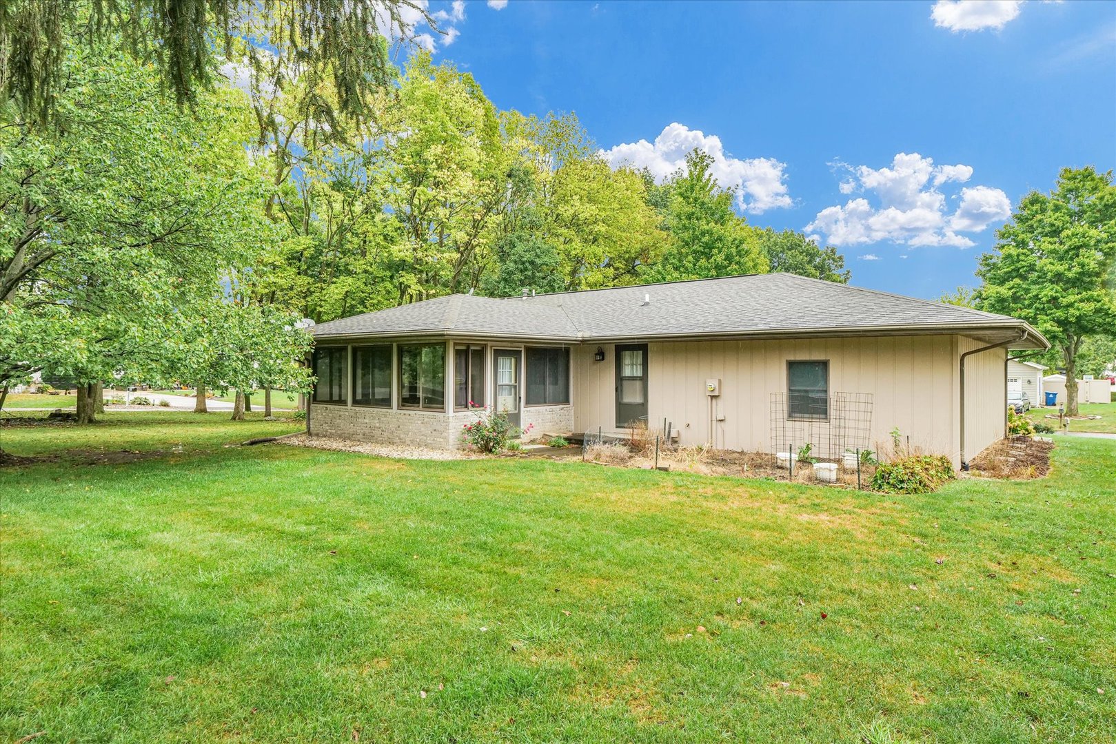 204 Valley Road Monticello, IL 61856 - Photo 32 of 38 Gallery Image 32