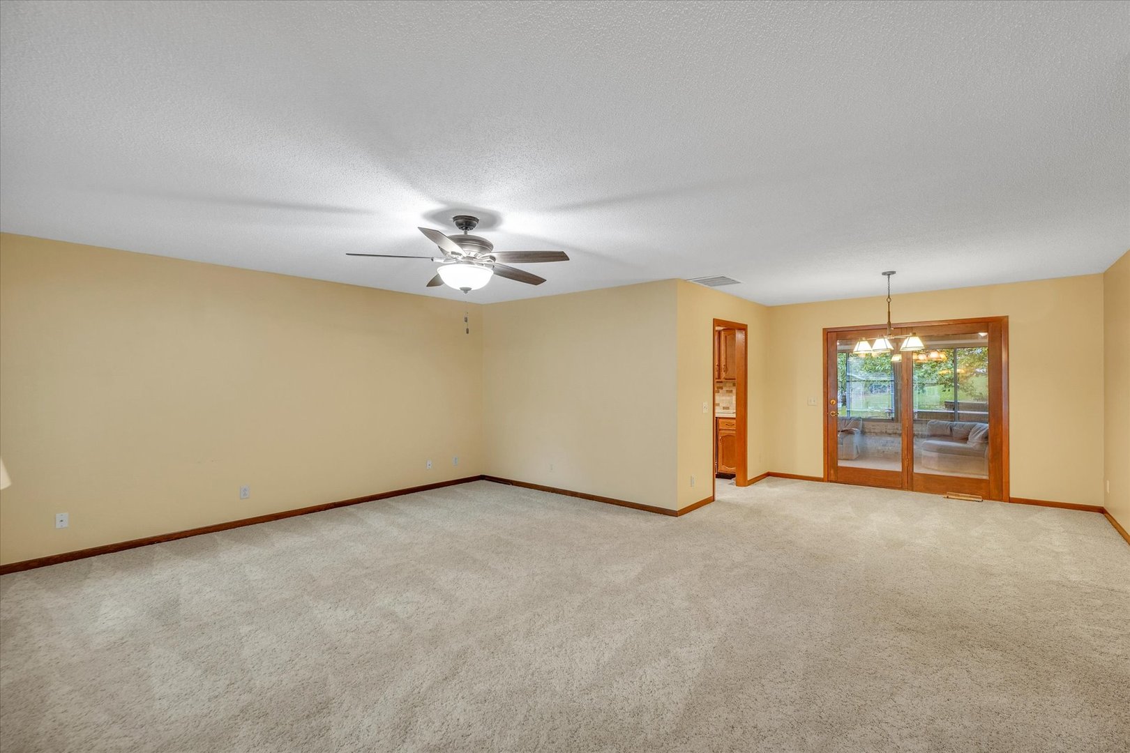 204 Valley Road Monticello, IL 61856 - Photo 6 of 38 Gallery Image 6