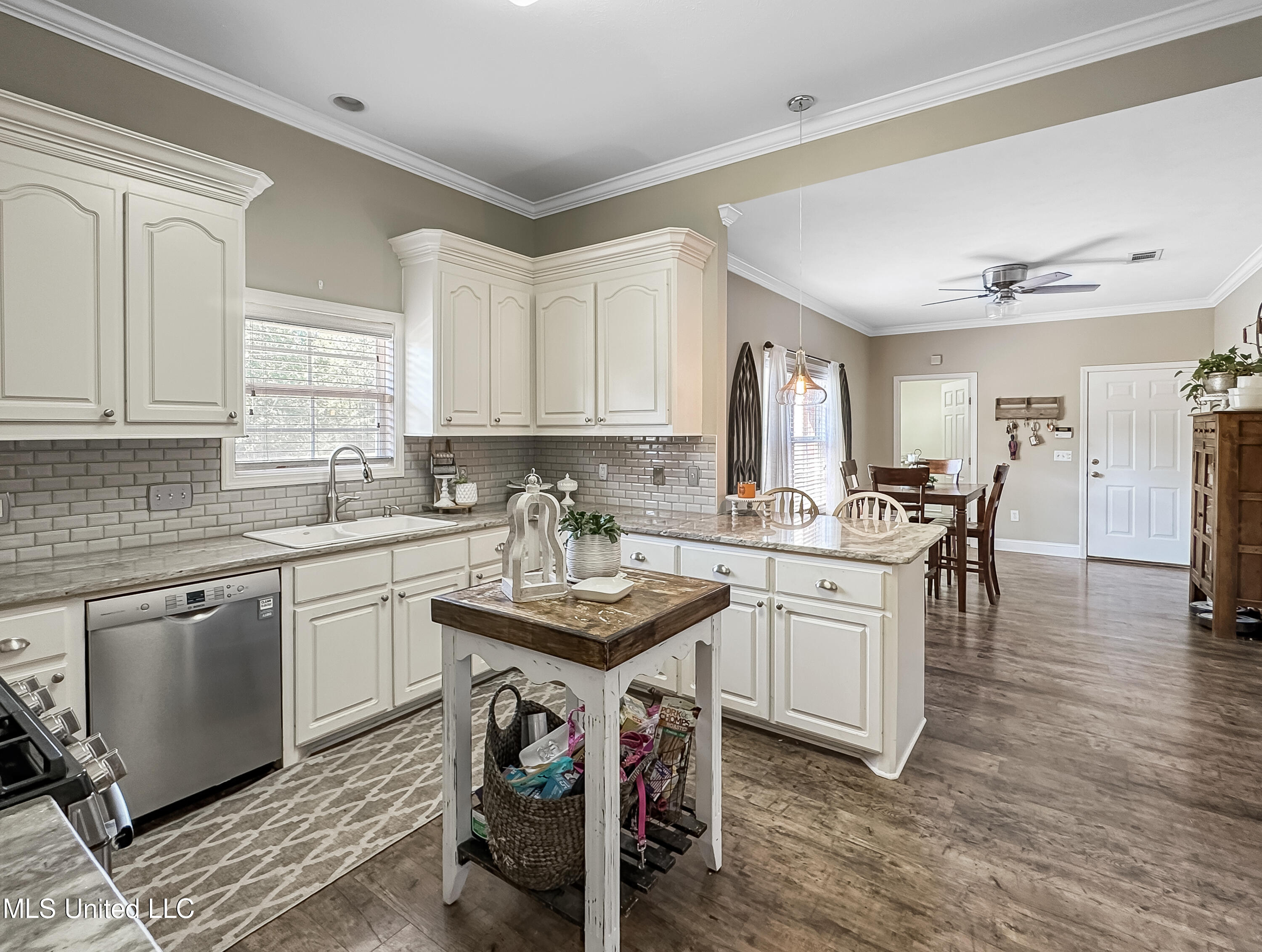 566 White Oak Road Florence, MS 39073 - Photo 12 of 29 c25cf9560bfe9a9ffd96f107989cb890dbb4c110