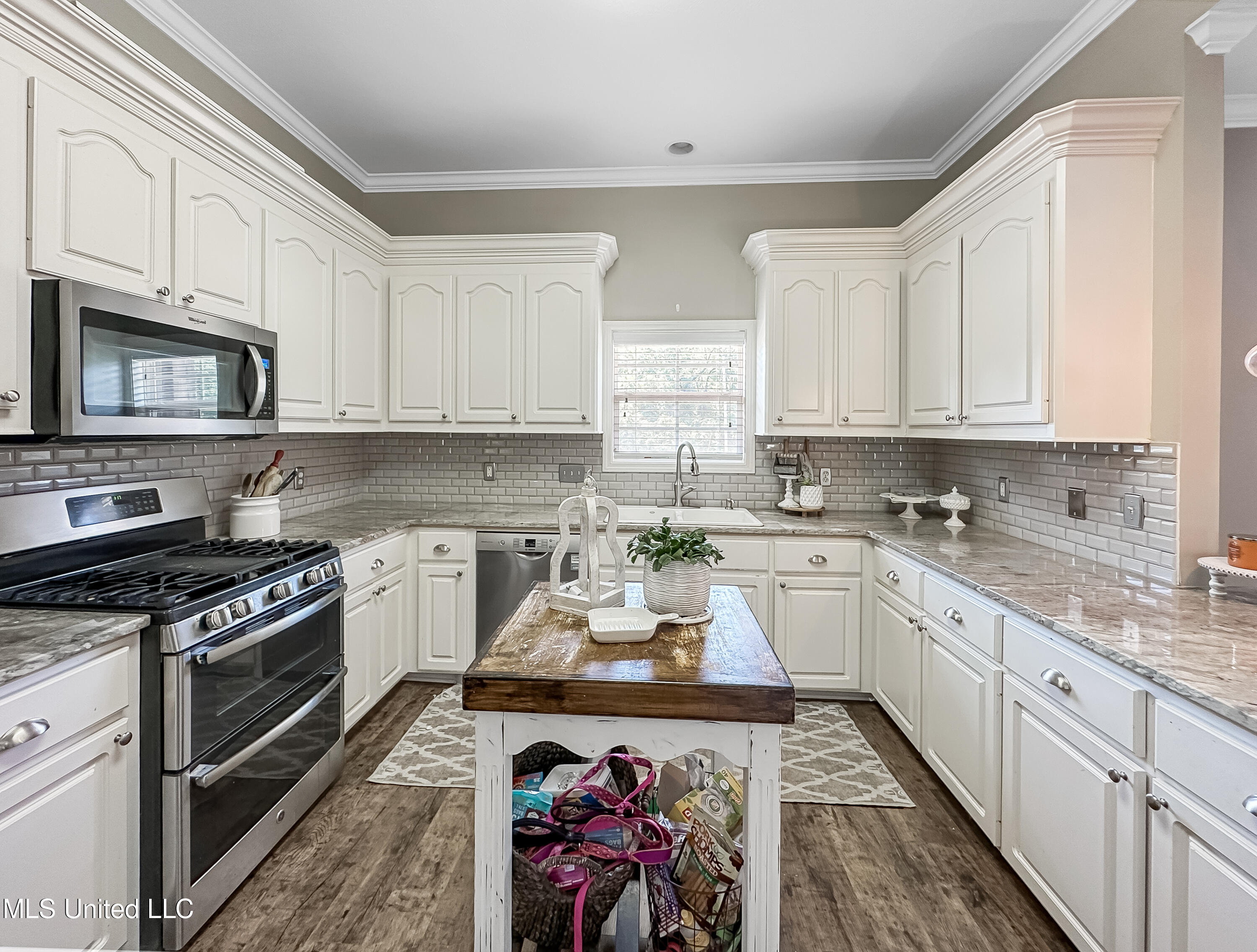 566 White Oak Road Florence, MS 39073 - Photo 10 of 29 187b3112ad9e34247646e6e51c444d73f6c39b8b