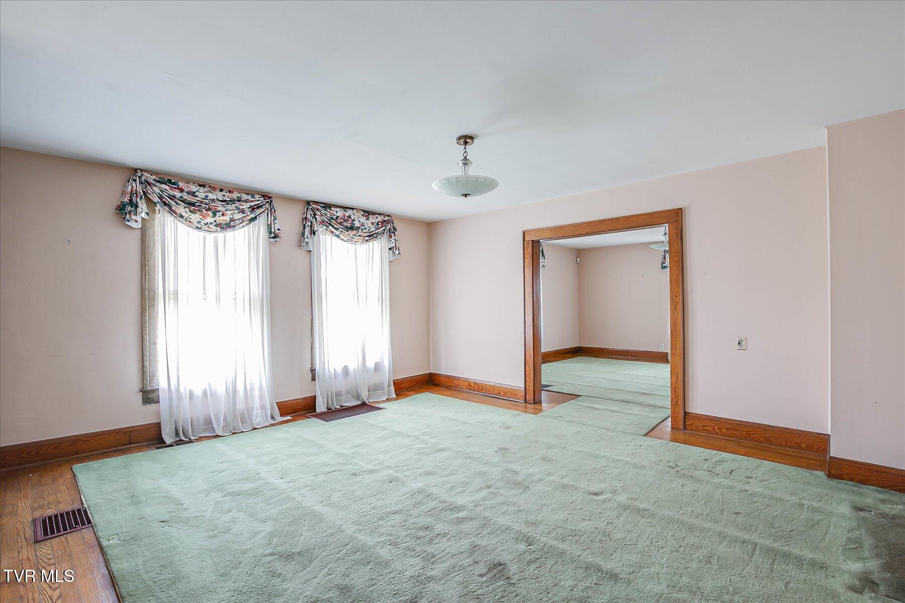 454 Cedar Street Bluff City, TN 37618 - Photo 12 of 45 12-IMG_5614454 Cedar St