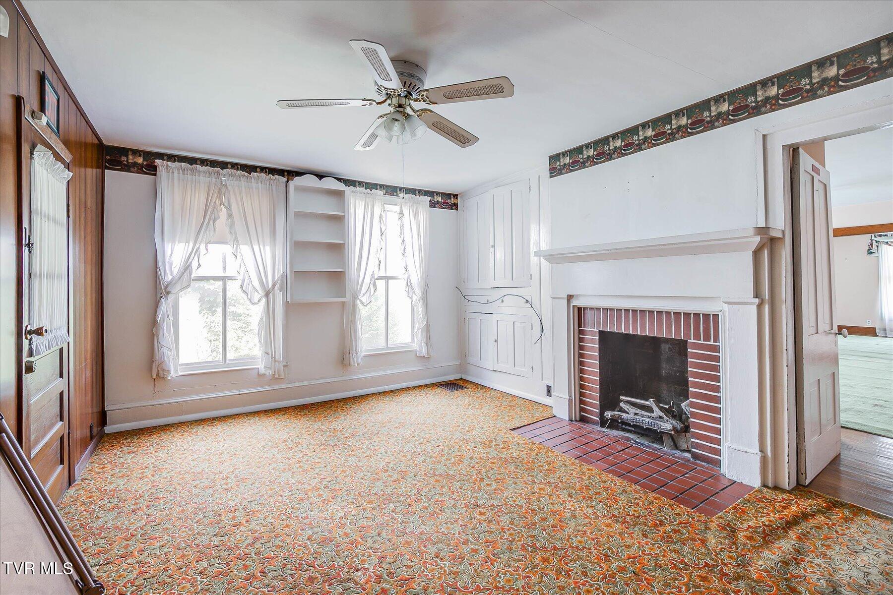 454 Cedar Street Bluff City, TN 37618 - Photo 13 of 45 13-IMG_5617454 Cedar St