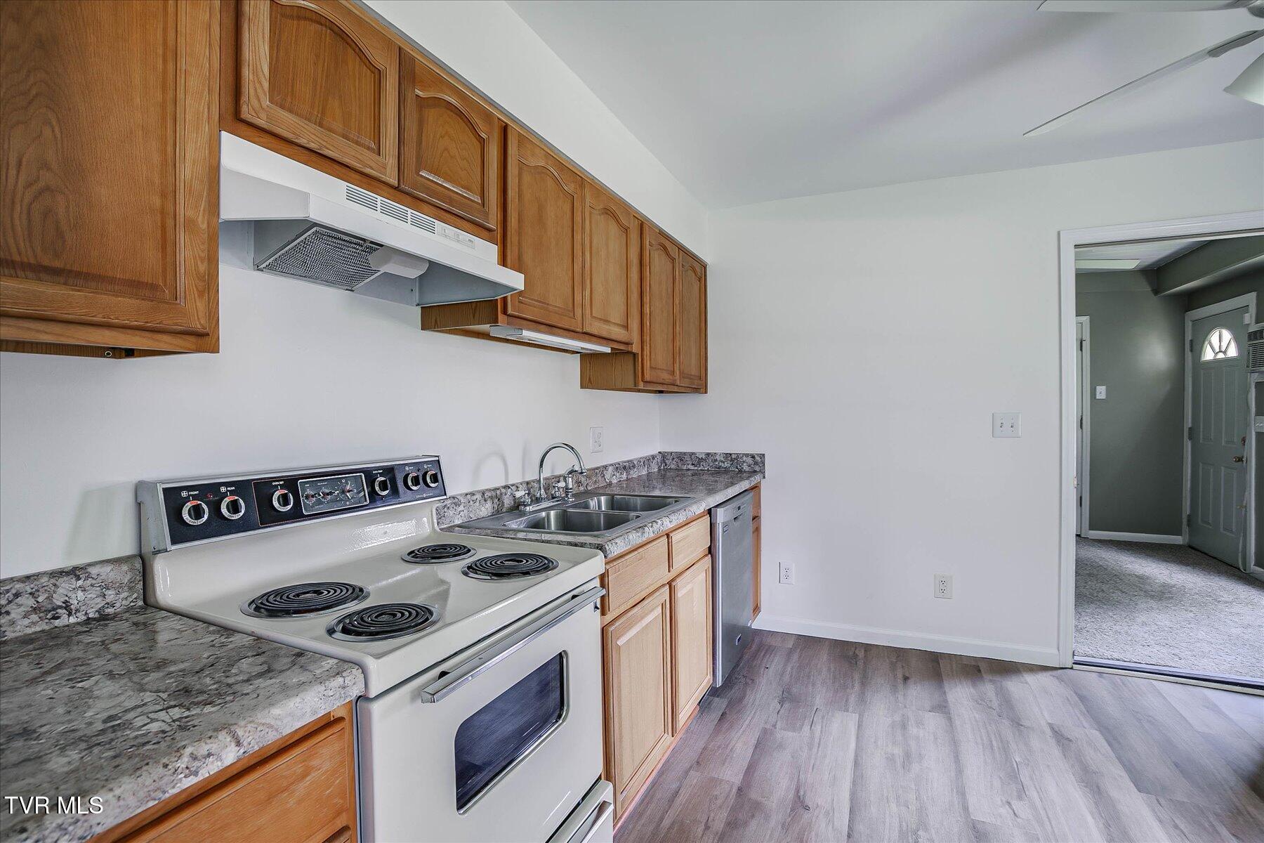 454 Cedar Street Bluff City, TN 37618 - Photo 20 of 45 20-IMG_5649454 Cedar St