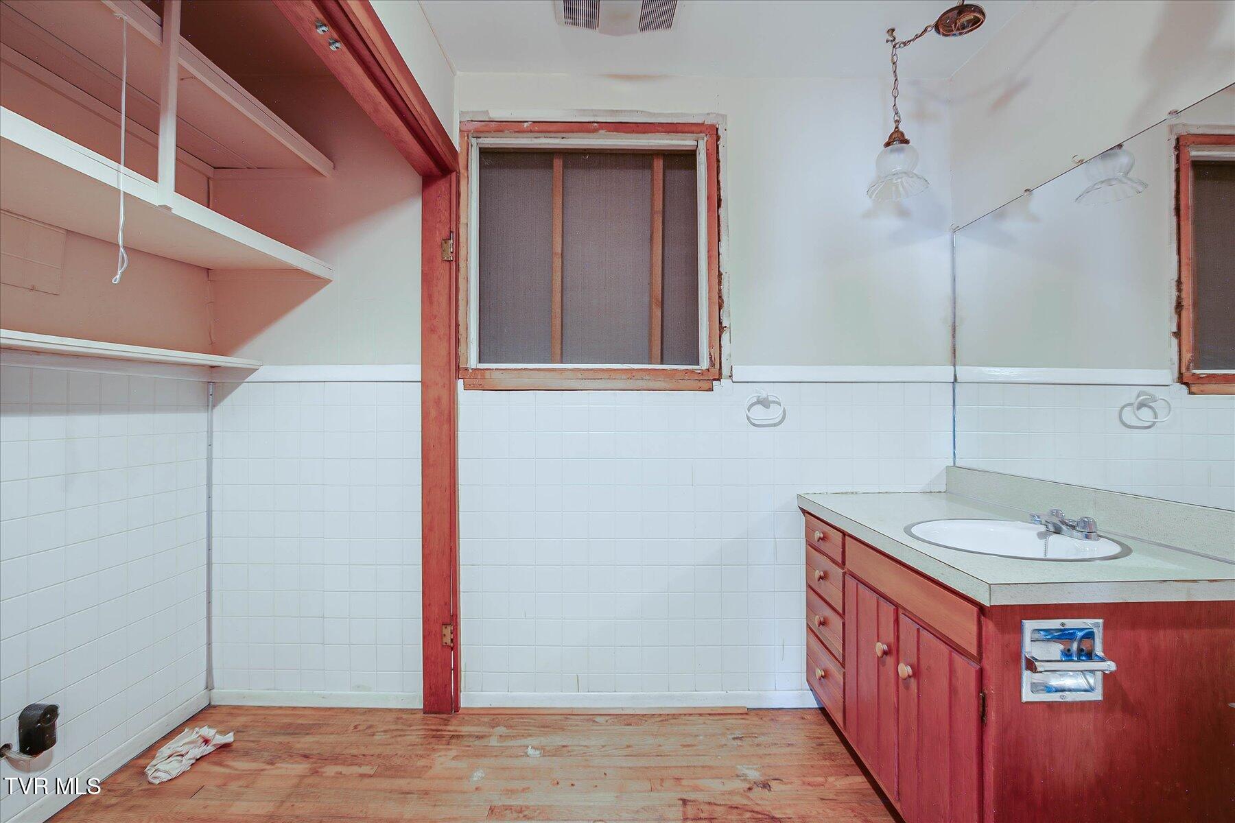 454 Cedar Street Bluff City, TN 37618 - Photo 28 of 45 28-IMG_5673454 Cedar St