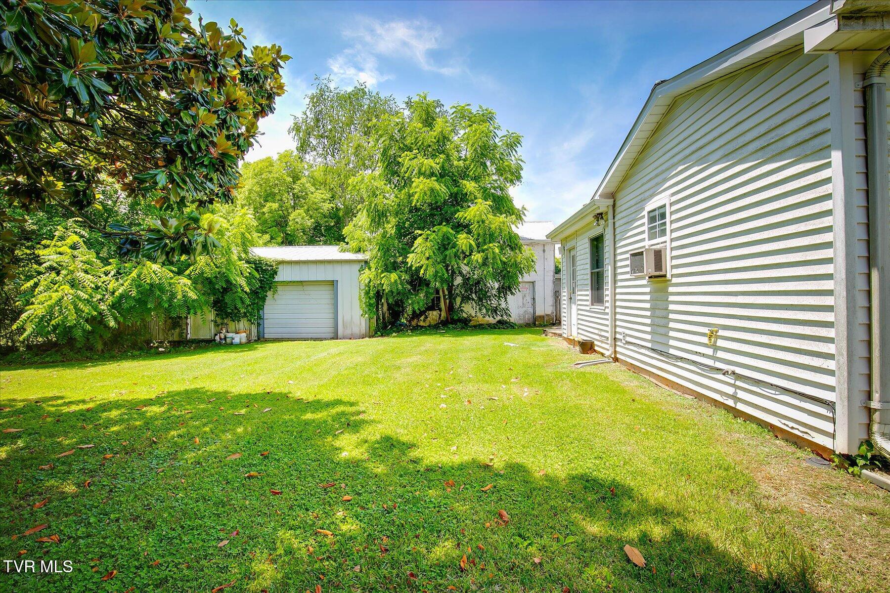 454 Cedar Street Bluff City, TN 37618 - Photo 39 of 45 41-IMG_5727454 Cedar St