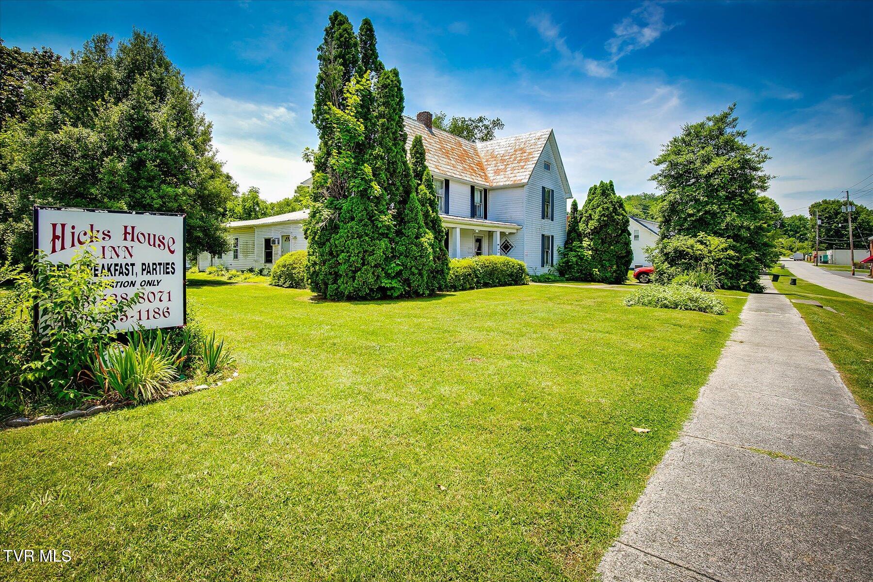 454 Cedar Street Bluff City, TN 37618 - Photo 4 of 45 04-IMG_5718454 Cedar St