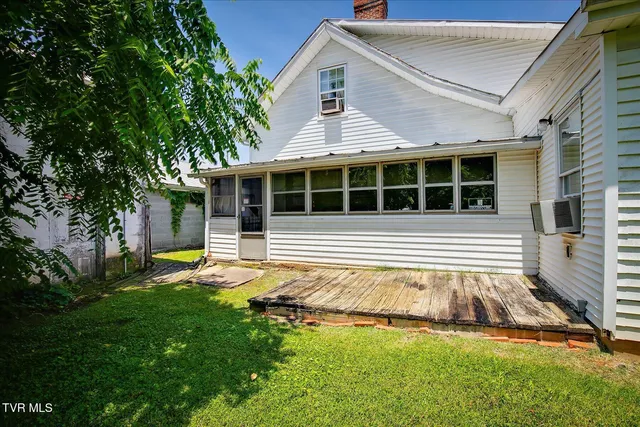 $550,000 | 454 Cedar Street, Bluff City, TN 37618