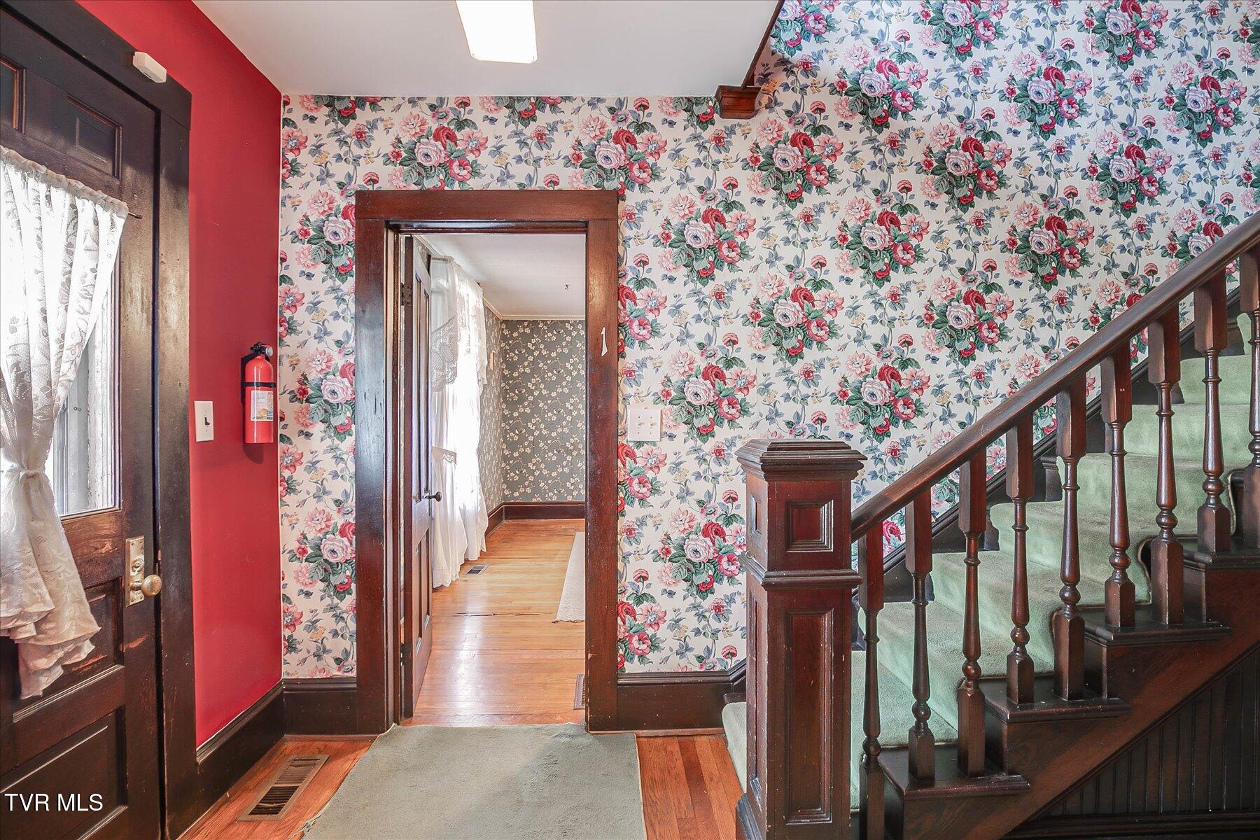 454 Cedar Street Bluff City, TN 37618 - Photo 5 of 45 05-IMG_5599454 Cedar St