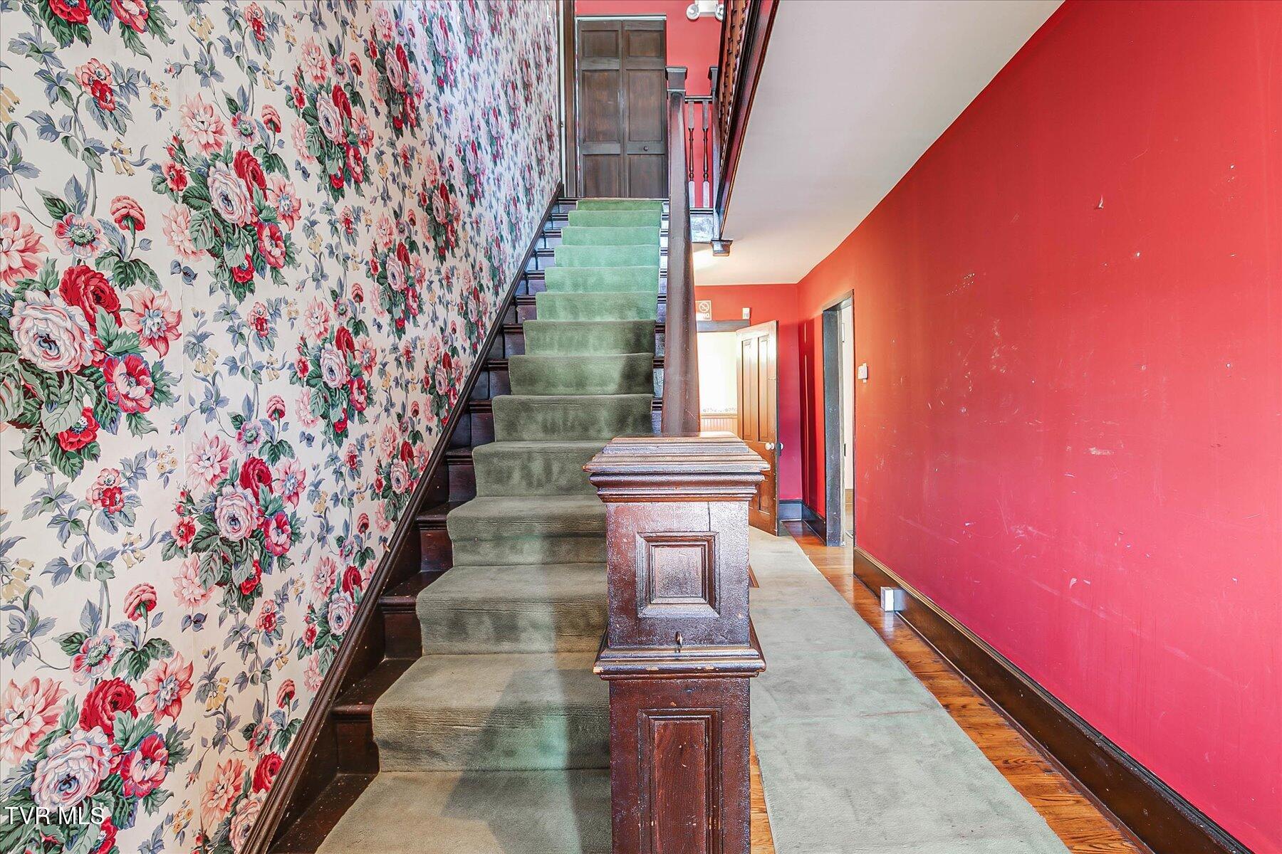 454 Cedar Street Bluff City, TN 37618 - Photo 6 of 45 06-IMG_5602454 Cedar St