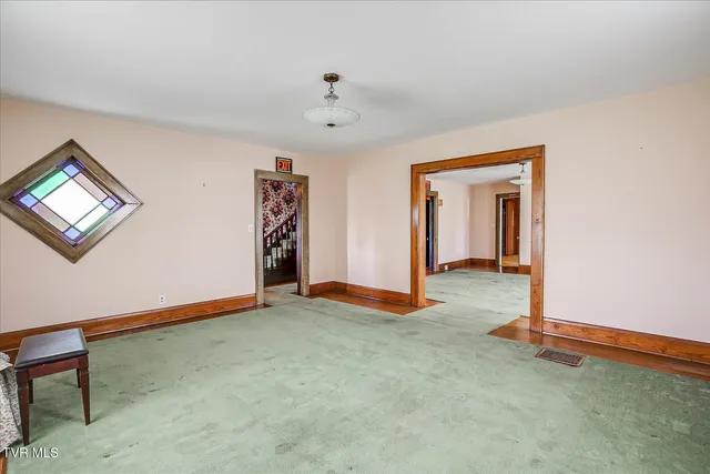 $550,000 | 454 Cedar Street, Bluff City, TN 37618