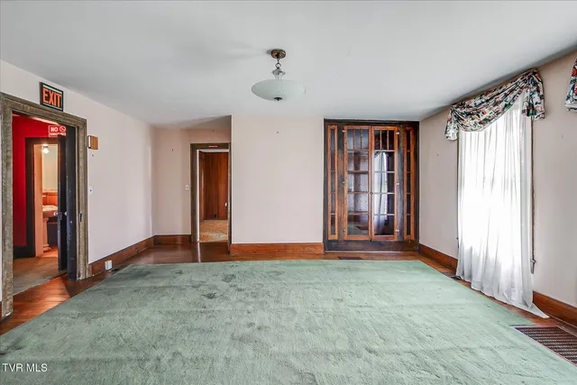 $550,000 | 454 Cedar Street, Bluff City, TN 37618