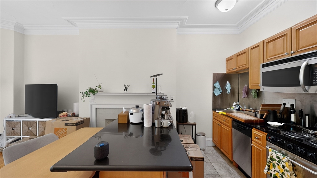 1071 Beacon Street, Unit 3 Brookline, MA 02446 - Photo 8 of 11