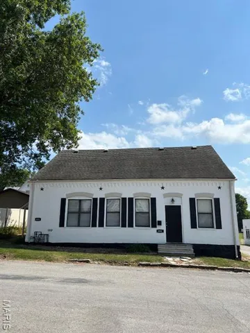 $232,900 | 404-406 Flower Street, Waterloo, IL 62298