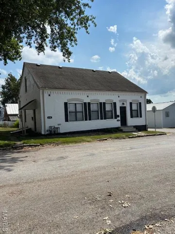 $232,900 | 404-406 Flower Street, Waterloo, IL 62298