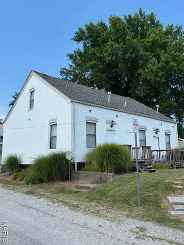 $232,900 | 404-406 Flower Street, Waterloo, IL 62298