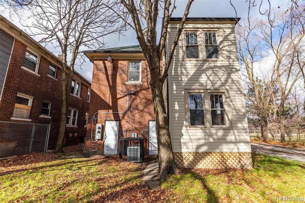 1925 West Bethune Street Detroit, MI 48206 - Photo 4 of 19